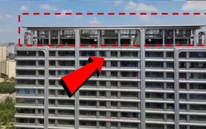 Chủ căn penthouse “chiếm dụng” nóc chung cư 32 tầng để “độ” thêm 2 tầng nhỏ: Cảnh sát vào cuộc điều tra, “nhà mới” buộc phải dỡ bỏ