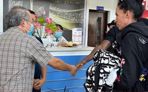 Vụ 3 thành viên HAGL gặp nạn: Bầu Đức đưa bạn gái tiền đạo Paollo ra sân bay về nước