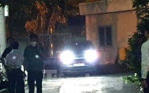 Người đàn ông chạy xe ô tô vào nhà bất cẩn tông trúng con gái 2 tuổi