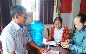 Cả xóm góp tiền hỗ trợ nam sinh nghèo vào đại học