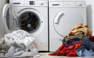 Máy giặt đột ngột mất điện khi đang hoạt động, gia chủ bối rối: Nên xử lý thế nào đây?