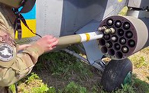 Quân đội Ukraine tích hợp tên lửa Hydra Mỹ trên trực thăng tấn công Mi-24