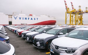 Bloomberg lý giải hành trình của VinFast: Từ 1 hãng xe điện nhỏ bé tới vốn hóa lớn hơn Ford và GM cộng lại