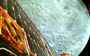 Ấn Độ công bố những hình ảnh ấn tượng của sứ mệnh Mặt trăng