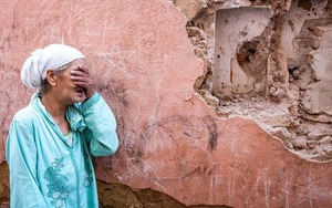 Động đất ở Maroc: Chạy đua với thời gian tìm người sống sót, cảnh hiện trường đổ nát hoang tàn