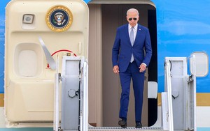 Hình ảnh Tổng thống Mỹ Joe Biden đến Hà Nội, bắt đầu chuyến thăm Việt Nam