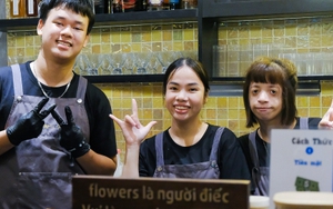 Quán cà phê với những nhân viên đặc biệt, khách đến gọi đồ uống bằng tay
