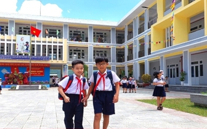 54 học sinh Đà Nẵng không được cho đi học: Nhiều em vào lớp, cha mẹ đến bắt về