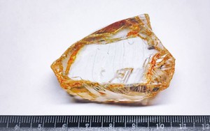 Đào được viên kim cương khổng lồ 390 carat
