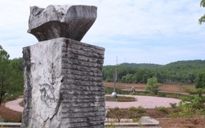 Loạt tượng điêu khắc bị bỏ quên trong công viên kinh dị nổi tiếng thế giới ở Huế