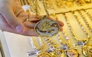 Giá vàng hôm nay bất ngờ đảo chiều