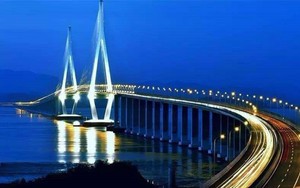 Xây cầu…với 9.000 móng cọc, trụ cao nhất cao bằng tòa nhà 40 tầng, chi phí khủng 26 nghìn tỷ đồng: Trung Quốc khiến thế giới ngỡ ngàng với công trình vượt biển tầm cỡ