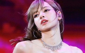 Lisa (BlackPink) bị bạo lực mạng nghiêm trọng