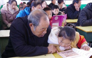 Bài Toán "mèo con và cá nhỏ" khiến phụ huynh xoắn não, ông nội phải "cầu cứu" Phòng giáo dục