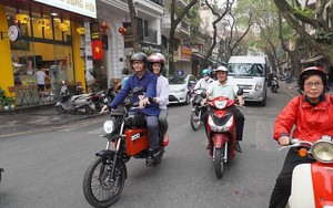 Honda, Yamaha đang làm gì khi xe máy điện VinFast, DatBike giành thị phần, cùng lúc đó doanh số thị trường xe máy giảm hơn 15%?