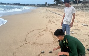 Gần 3 kg ma túy trôi dạt vào bờ biển