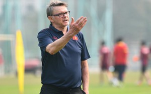 HLV Troussier tuyên bố đanh thép khi trả lời riêng báo Iraq: “Chúng tôi có thể lập chiến tích phi thường”