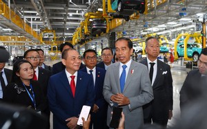 Vừa được Tổng thống Indonesia chào mừng đầu tư, hãng xe điện của ông Phạm Nhật Vượng đã phải chạm trán với 'ông trùm' số 1 thế giới