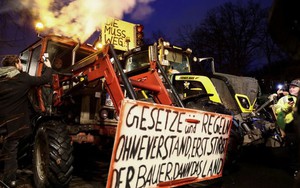 Nông dân Đức đưa hàng ngàn máy kéo về Berlin biểu tình