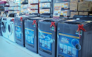 Siêu thị điện máy đua nhau khuyến mại: Tủ lạnh, tivi, máy giặt giá ‘rẻ như cho’