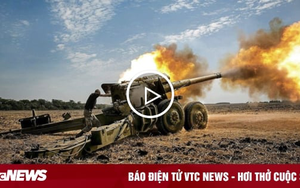 Khoảnh khắc pháo binh Nga oanh tạc mục tiêu Ukraine