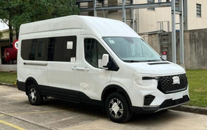 Ford Transit 2024 đã về nhà máy Việt Nam: Phiên bản trần cao, nhiều công nghệ mới, dự kiến bán trong năm nay