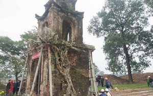 “Thần đèn” Nguyễn Văn Cư di dời cổng đền hàng trăm năm tuổi