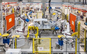 Ông Phạm Nhật Vượng làm CEO: VinFast xây nhà máy 2 tỷ USD, lập kỷ lục ở thị trường ô tô lớn thứ 3 thế giới