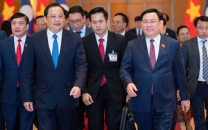 Chủ tịch Quốc hội hội kiến Thủ tướng Chính phủ Lào Sonexay Siphanhdone