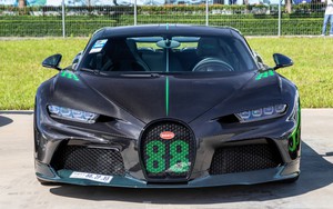 'Siêu phẩm' Bugatti Chiron Super Sport trị giá 10 triệu USD tại Campuchia