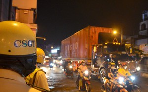Người đàn ông tưới xăng tự thiêu sau khi vi phạm nồng độ cồn 'kịch khung'