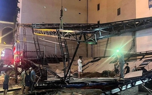 Sập nhà hàng đang xây dựng, 1 người bị thương