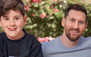 Dàn cầu thủ nhí “tươi hết cỡ” vì được chụp cùng Messi, cậu út 6 tuổi lại có hành động khiến tất cả bật cười