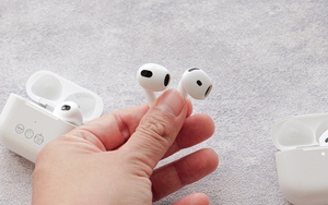 Trên tay AirPods 4 chính hãng: Hai phiên bản, thiết kế gọn nhẹ hơn, chống ồn ổn dù chưa bằng được AirPods Pro, giá từ 3,49 triệu đồng