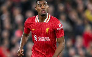 Thắng Bologna, HLV Liverpool đặc biệt khen ngợi 1 cầu thủ