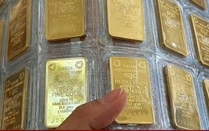 SJC bán vàng 'thả phanh' trong ngày độc thân, khách mua bao nhiêu cũng có