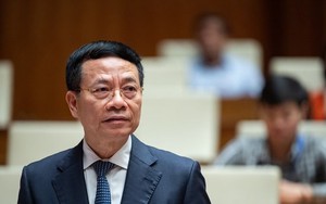 Quốc hội chất vấn Bộ trưởng Bộ Thông tin và Truyền thông Nguyễn Mạnh Hùng