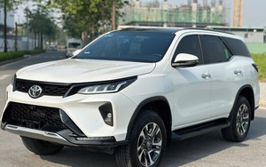 Đại lý báo Toyota Fortuner Legender thêm bản máy xăng tại Việt Nam: Đắt hơn máy dầu 5-45 triệu, bán ra tháng sau cạnh tranh Everest