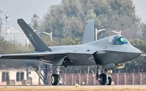 Tiêm kích hạm J-35A, bản sao F-35 của Mỹ chính thức ra mắt