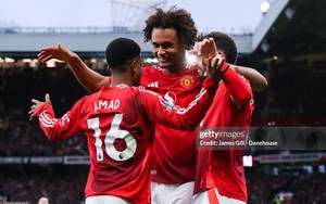 Man Utd tạo "cơn mưa bàn thắng", Old Trafford mở hội tưng bừng cùng HLV Amorim