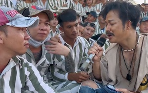 Một nam ca sĩ: “Không phải ai cũng được vào trại giam hát”