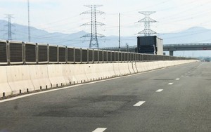 Tuyến cao tốc hơn 10.000 tỉ đồng chưa thu phí đã dặm vá lởm chởm