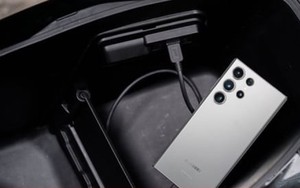 Có nên để điện thoại trong cốp xe máy?