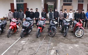 Bắt nhóm ‘quái xế’ mang hung khí rượt đánh người đi đường