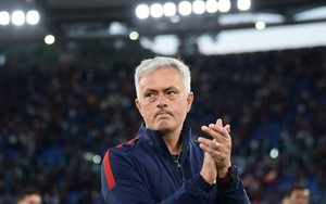 Mourinho học tiếng Đức, sẵn sàng giải cứu Bayern Munich