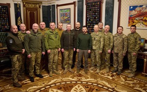 Tướng Ukraine biết tin sa thải qua truyền thông - Văn phòng Tổng thống Zelensky hé lộ lý do chính xác
