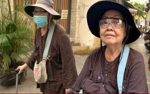 Cô đào Trang Thanh Xuân: ‘Chỉ mong mỗi ngày bán hết 50 tờ vé số’
