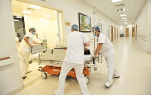 Suýt chết vì kiêng đi viện đầu năm