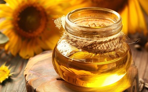 Muốn làm sạch mạch máu, ngăn cholesterol cao sau Tết: Đây là 3 loại dầu ăn chị em nên "kết thân" từ bây giờ