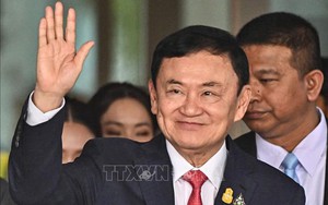 Cựu Thủ tướng Thái Lan Thaksin được trả tự do